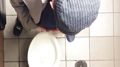 Urinal Exposure: Amateur Glory Holes Fun
