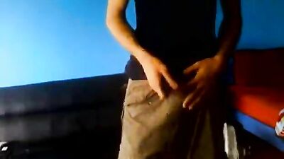 Gay Porn Amateur Web-Cam Solo: Wow44 Revamped!