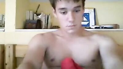 Pumped Up Twink: Big Cocks and Red Undies!