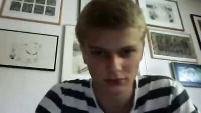 Jerking Dutch Hottie Web-Cam: A Hot Gay Porn Experience!