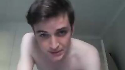 Teaches the house while masturbating