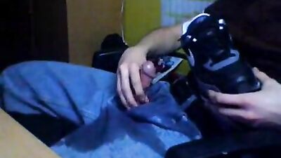 Wet and Sticky Cumshots: Amateur Pissing and Cuming!