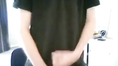 Australian Cumshots: Aussie Blond Boys Handjob!