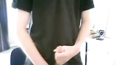 Australian Cumshots: Aussie Blond Boys Handjob!