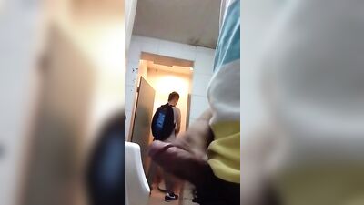 Night Flash: Public Amateur Handjob Adventure