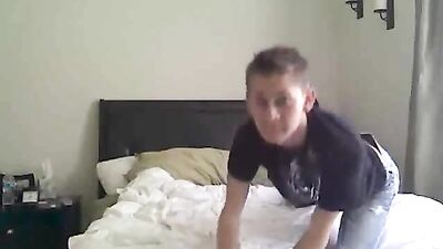 Web-Cam Solo Boy: Jerking Off Hotter Than Ever!