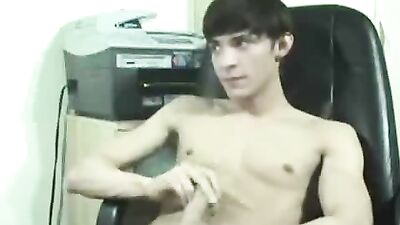 Hung Twink Webcam Showdown!
