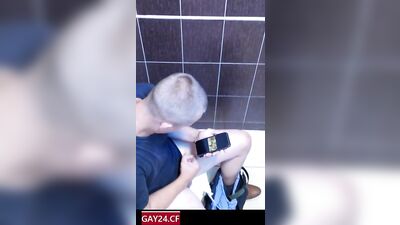 Jerking in the Blond Toilet - Amateur Big Cocks