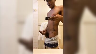 Gay Porn: Hot BBC in the Bathroom: Amateur Big Cocks Black