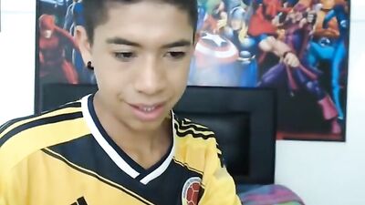 Hot Latino Boys Go Wild in Cam Gay Tube Performer Solo!