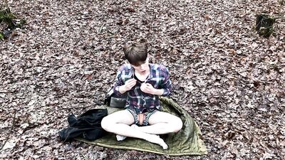 Outdoor Handjobs: Adventurous Thrills Between Men!