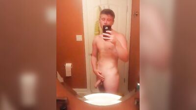 He Always Drops The Towel Gay Selfie Porn: Expose Yourself To The Hottest Guys On The Internet!