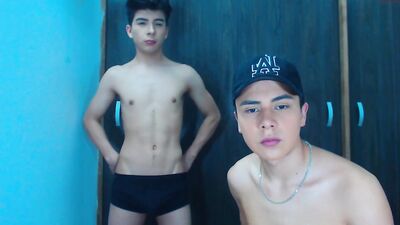 Gay Twinks Cam Action Porn - Tube Boys Delight!