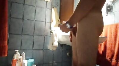 Lean Twink Cum-shooting Cannon!