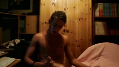 Young stud jerks off in public!