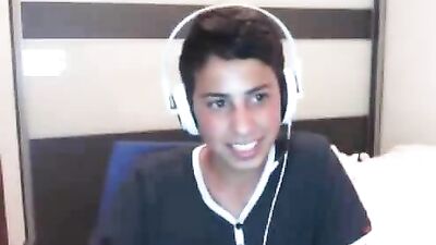 Spanish Hands and Cumshots: Typical Amateur Delights!