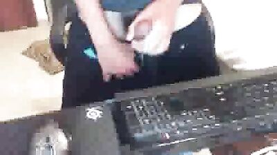 Spanish Hands and Cumshots: Typical Amateur Delights!