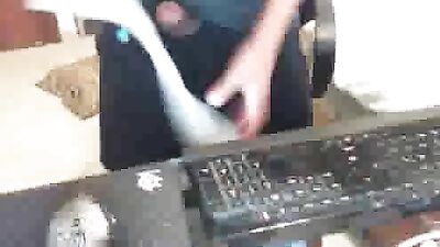 Spanish Hands and Cumshots: Typical Amateur Delights!