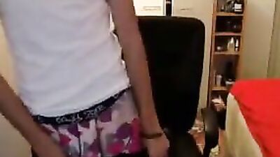 Amateur Cum Shots Handjob: Does not lack suitors!