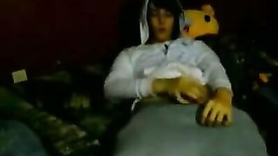 Emo Boy in Bed: Amateur Handjob Exposure