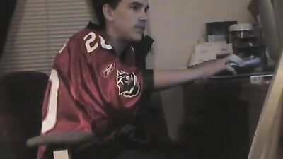 Twink Explores Gay Porn!