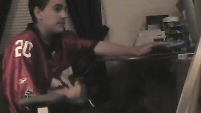 Twink Explores Gay Porn!