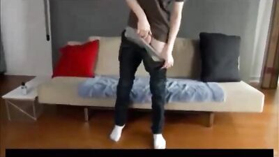 Experience the Ultimate Cut Camwank with Hot Solo Acts!