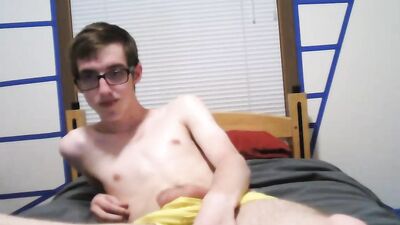 Amateur Yellow Cum Shots: Underpants Exposure
