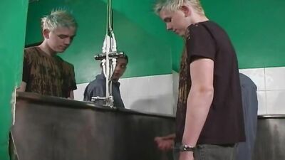 Spike-horsewankerint-room-hot dick: The Ultimate Gay Porn Experience!