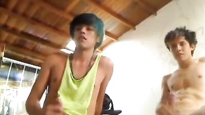 Sexy Amateur Couple: Steamy Gay Porn Action!