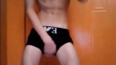 Strip, Wank & Cum Twinks Online Adventure