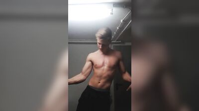 Muscle Bliss: Sportys Amateur Straight Boys Explode in Action!