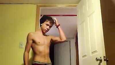 Gay Porn Workout Challenge - Discover the hottest gay muscles in action!