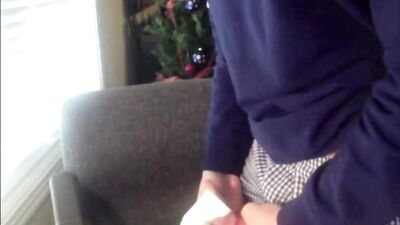 Masturbating at Christmas: Amateur Cum Shots Handjob