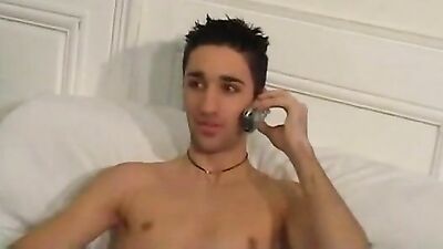 Gay Porn Hunting: Samir Seeks Tenants in the Bedroom!