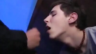 Cumming with Emo Loves: Unforgettable Blowjobs and Cumshots