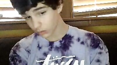 BlueShirt Nice dick: Web-Cam Solo Handjob - A Gay Porn Video to Remember!