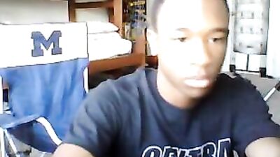 Hot black dick ready to please for gay tube viewers