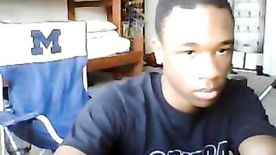 Hot black dick ready to please for gay tube viewers