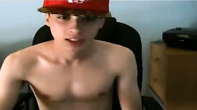 Dado from Slovenia: Amature Ass Play Big Cocks in Gay Porn Video!