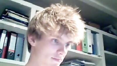 Tiny Blond Dude with Huge Dick: Gay Porn Video