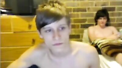 Friends Cam Cum Amateur Group Sex: An Intense Threesome Experience!