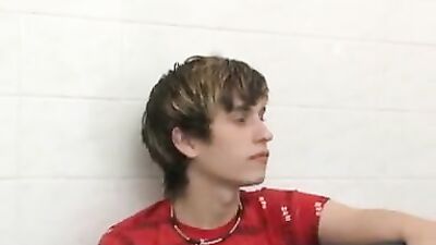 Gangbang in Showerroom: Unleashing Gay Desires!