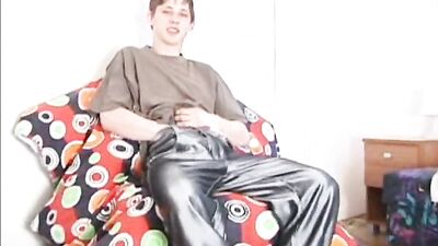 Gay Dildo Boy Amateur Porn: Exploring Sexual Pleasure with a Young Hunk!