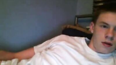 His face says it all: Amateur Cum Shots Handjob - Gay Porn Video