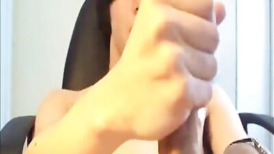 Slow Grip Cum Upclose: Amature Twinks Short Wank on Cam