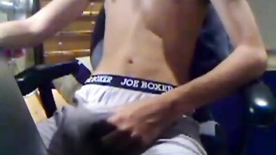 Wow61: Amateur Handjob Action in the Gay Porn World!