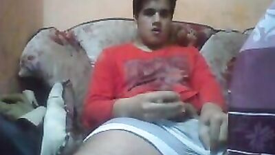 Chubby Cutie: Exploring the World of Amateur Cum Shots and Handjobs