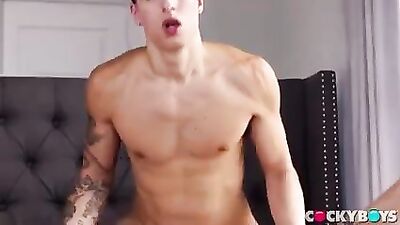 Sexy Couples Steamy Action-Packed Show: Hot Porn in the Making!