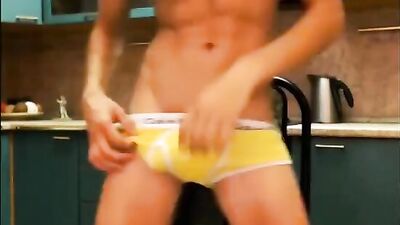 Young Twinks Web-Cam Kitchen Orgy